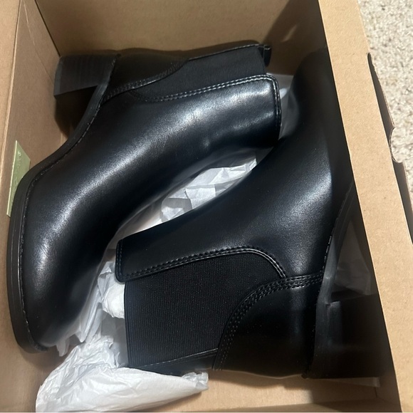 J crew black Chelsea boots - Picture 9 of 11